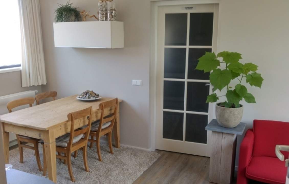 my-light-appartement-eettafel-oude-atelier